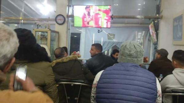شوارع شبه فارغة وأجواء حماسية بالمقاهي قبيل انطلاق مباراة المغرب وبلجيكا